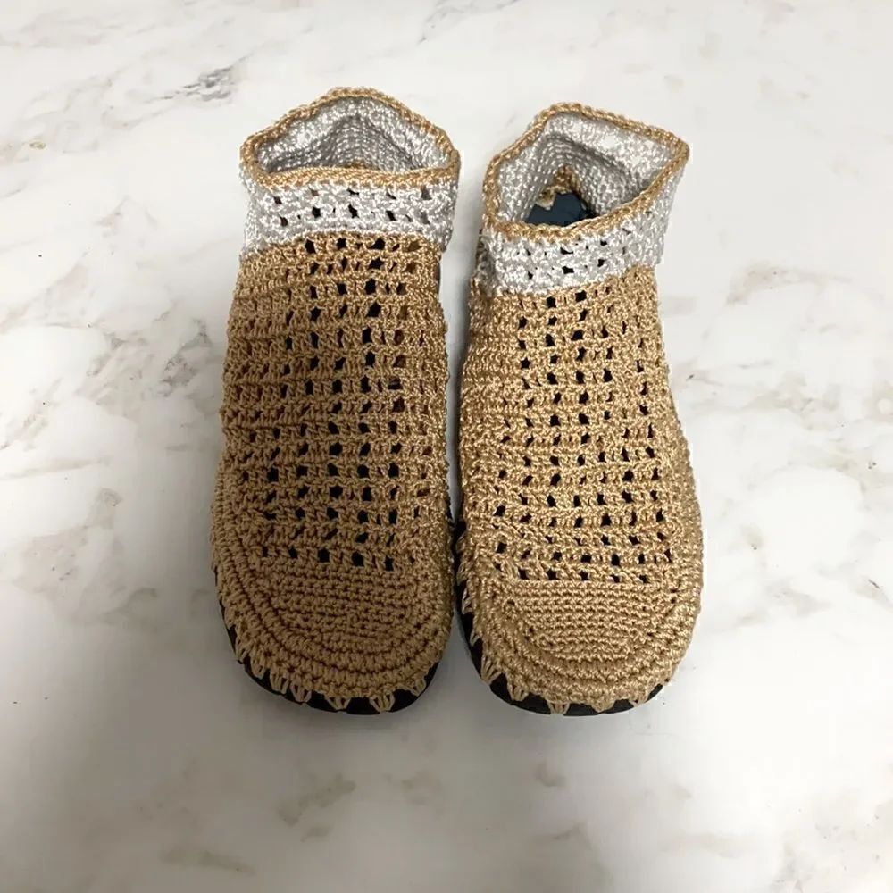Cobra
crochet shoes